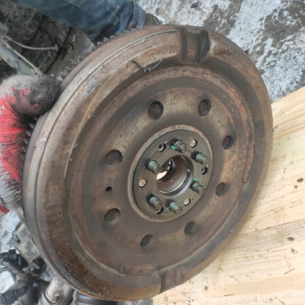 фото №15, Зчеплення колесо притиск 1.8t golf iv bora octavia i leon i a3 8l 038141025p