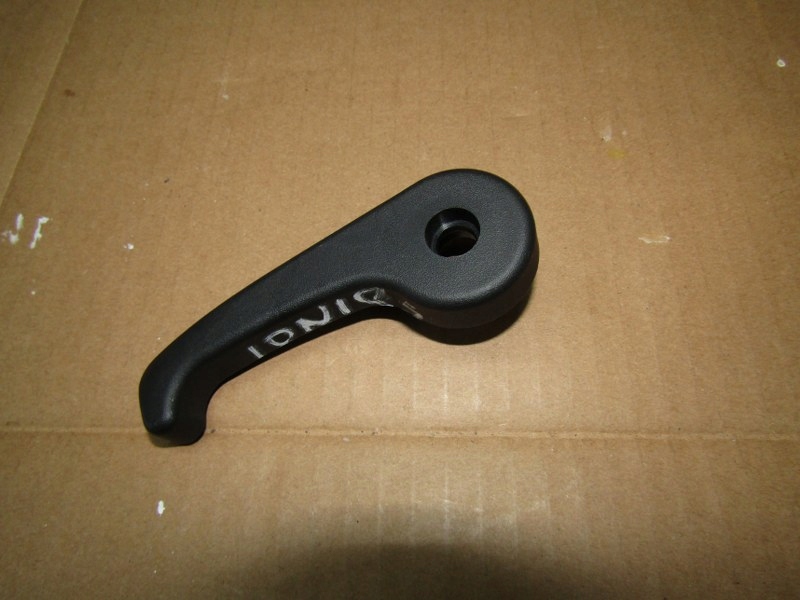 фото №1, Hyundai ioniq 5 v ручка кронштейн открывания капот