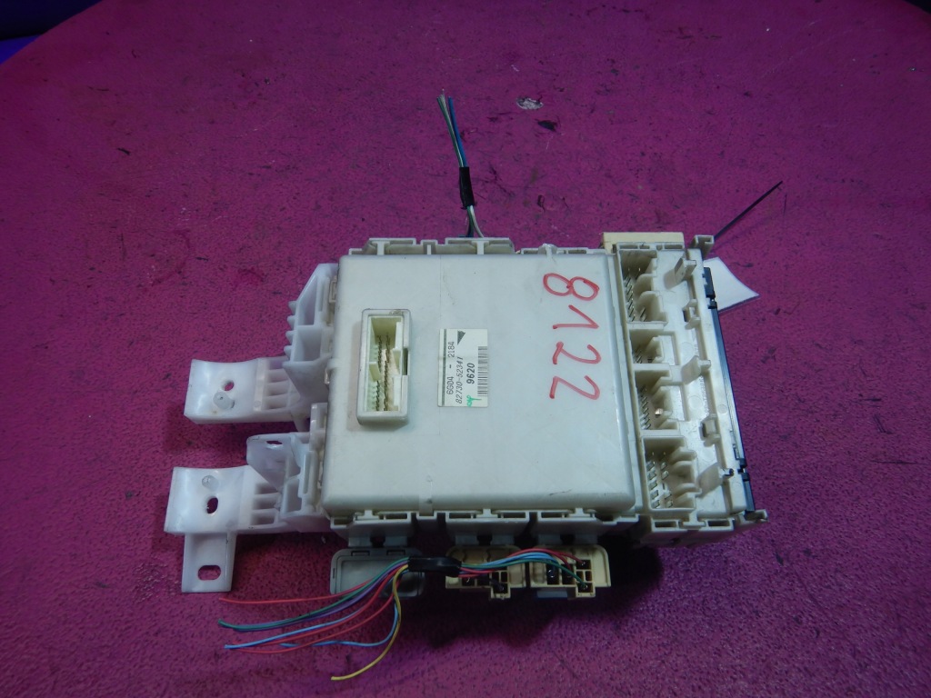 фото №4, Yaris ii 05-09 коробка предохранителей 82730-52341