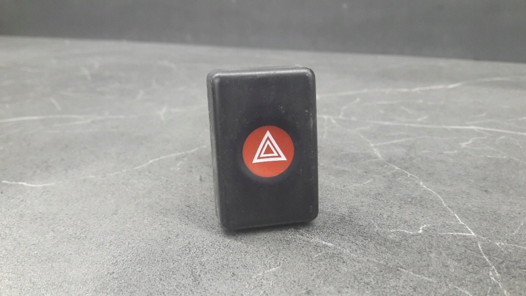 фото №1, 213181a переключатель аварийных dacia logan mcv