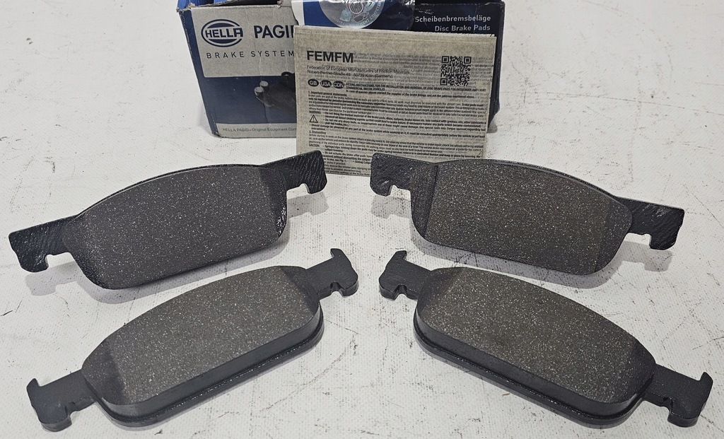 фото №1, Nowe тормозные колодки тормозные renault clio / dacia logan / sandero - 8db355025-471