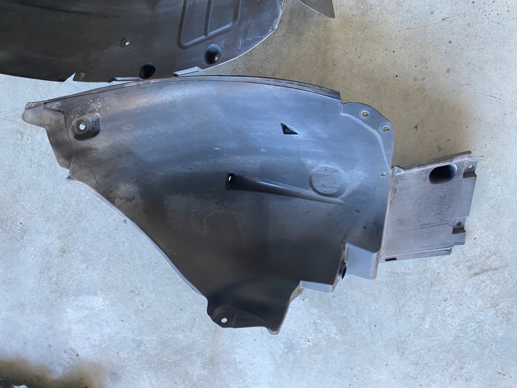 Подкрылок левая перед комплект  mercedes cl w216 lift 4matic Доставка