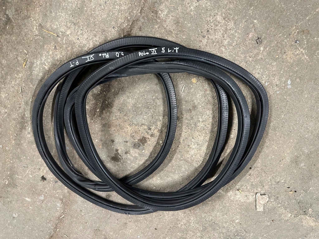 фото №1, Vw polo vi 2g прокладка дверь задняя левая