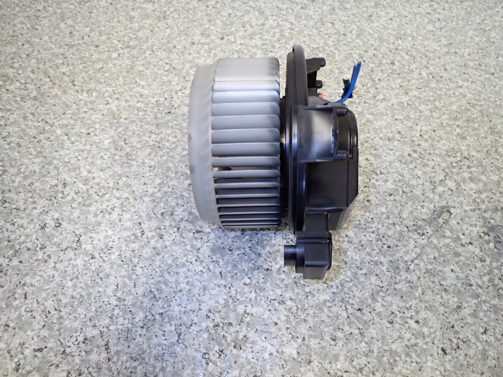 фото №7, Toyota verso 09-13 воздуходувка вентилятор отопителя europa