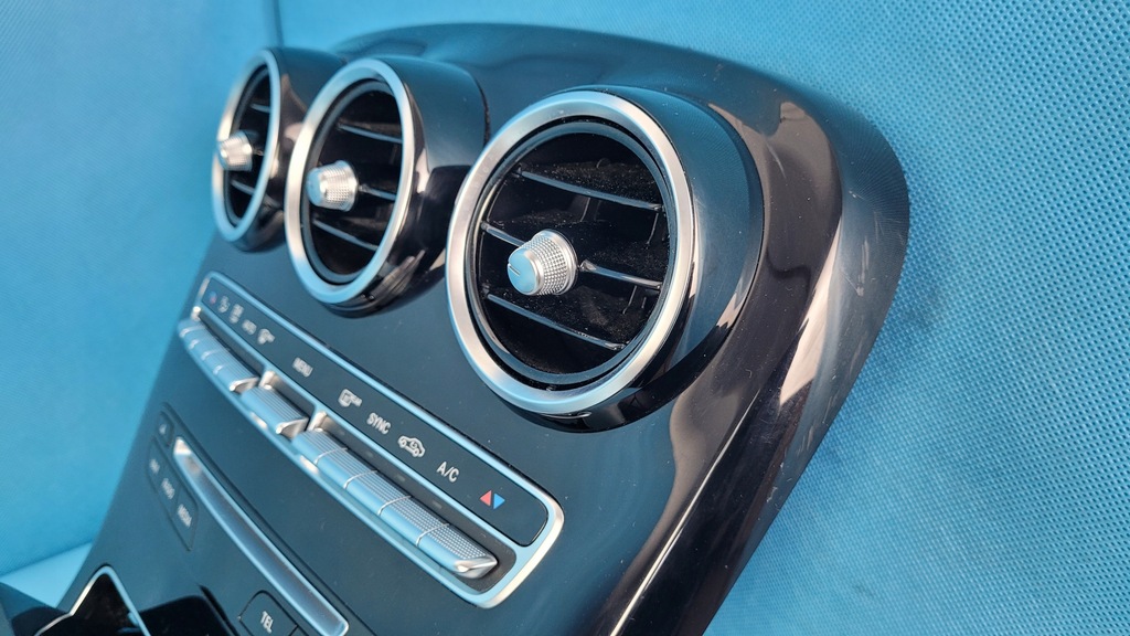 фото №12, Mercedes w205 панель тунель середній a2056801005