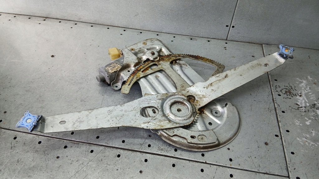 фото №4, Підйомник лівий перед volvo v70 ii 04r 2.4d5