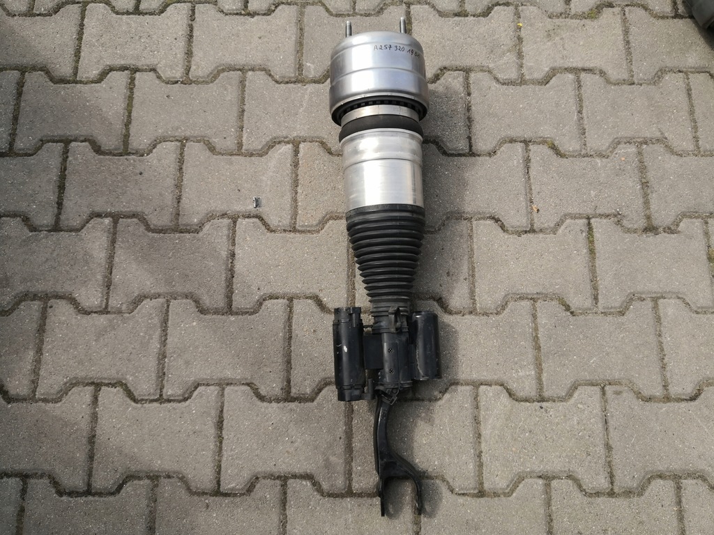 фото №1, Амортизатор перед mercedes w213 cls a2573201901