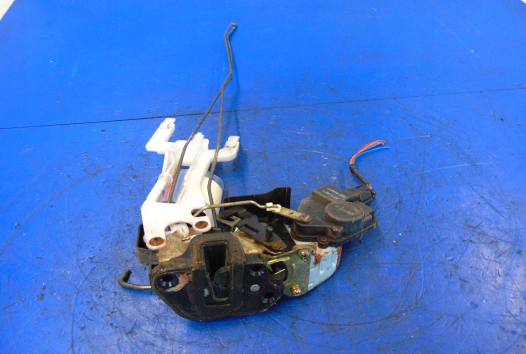 фото №1, Hyundai santa fe i 2.0crdi замок лівий задня