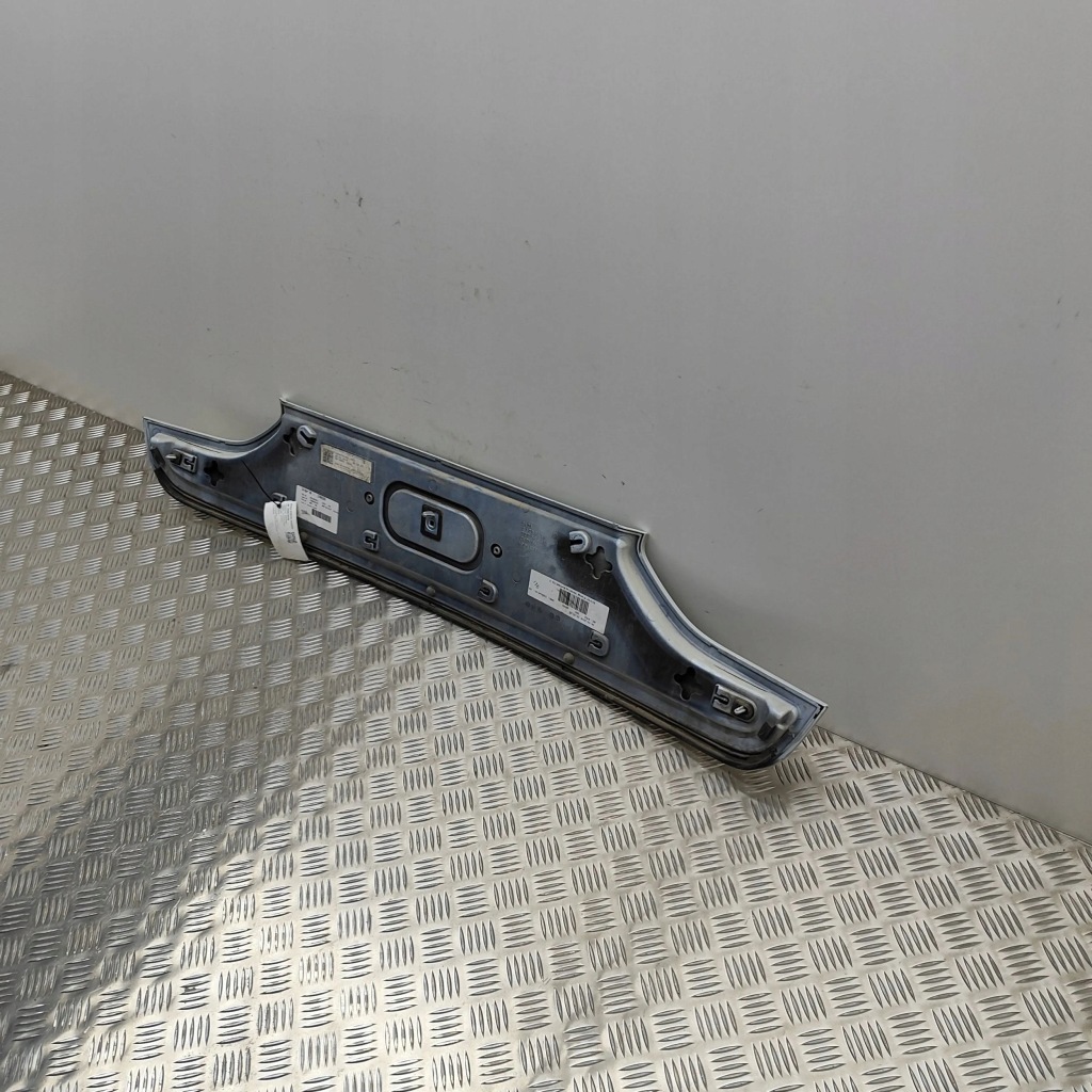 фото №7, Bmw 7 g11 g12 2018 обшивка / обивка задний крышки багажника