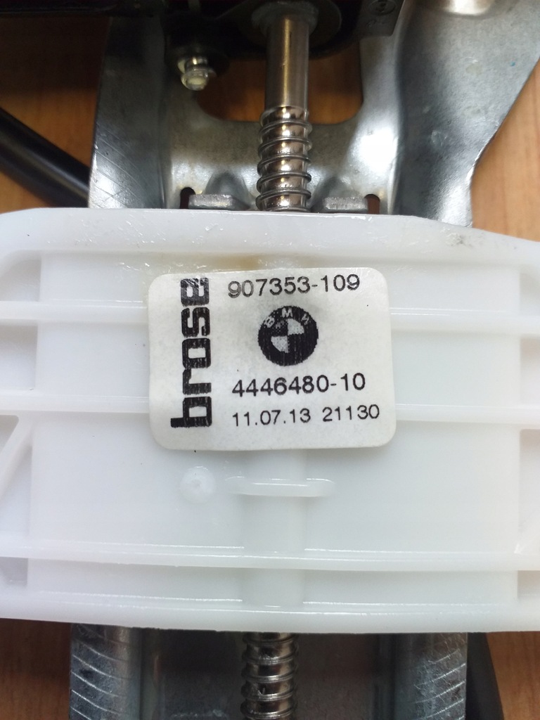 фото №7, Bmw f01 f07 моторчик регулировки подголовник 907353 4446480