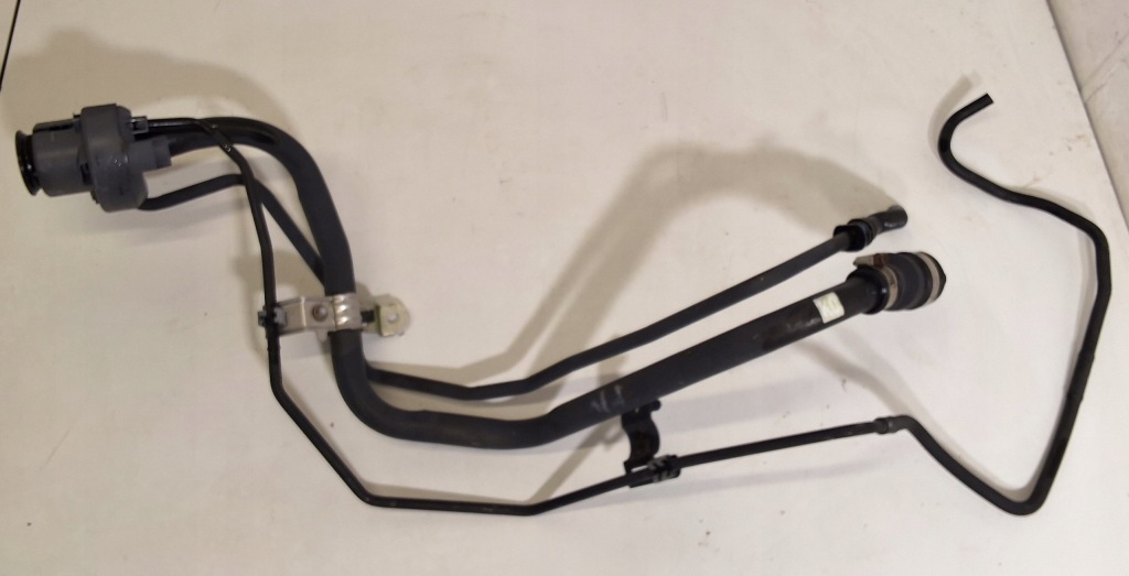 Купити Toyota prius iv 1.8 бензин труба заливної пального 77213-47120