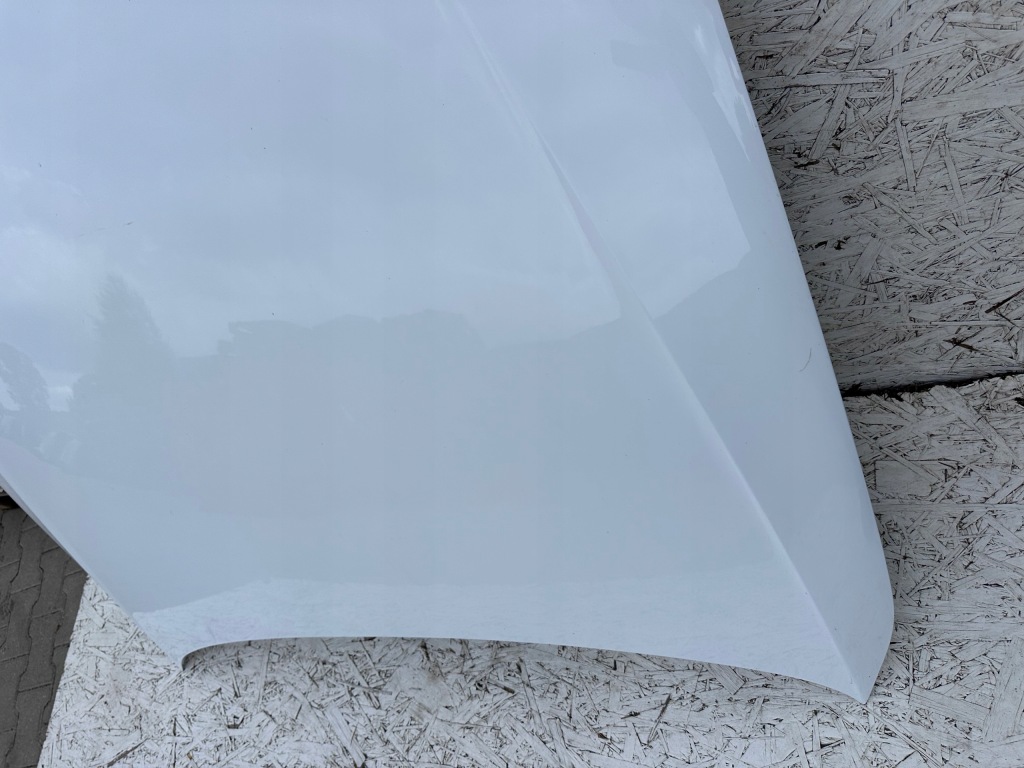 A4 8k капот перед білий ly9c в Україні