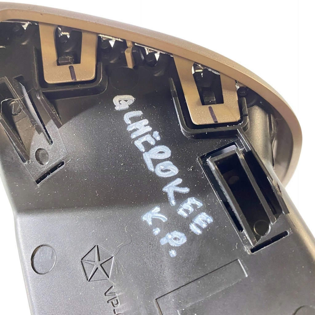 фото №8, Jeep grand cherokee 17 ліва сторона бічна решітка обдув панелі приладової панелі