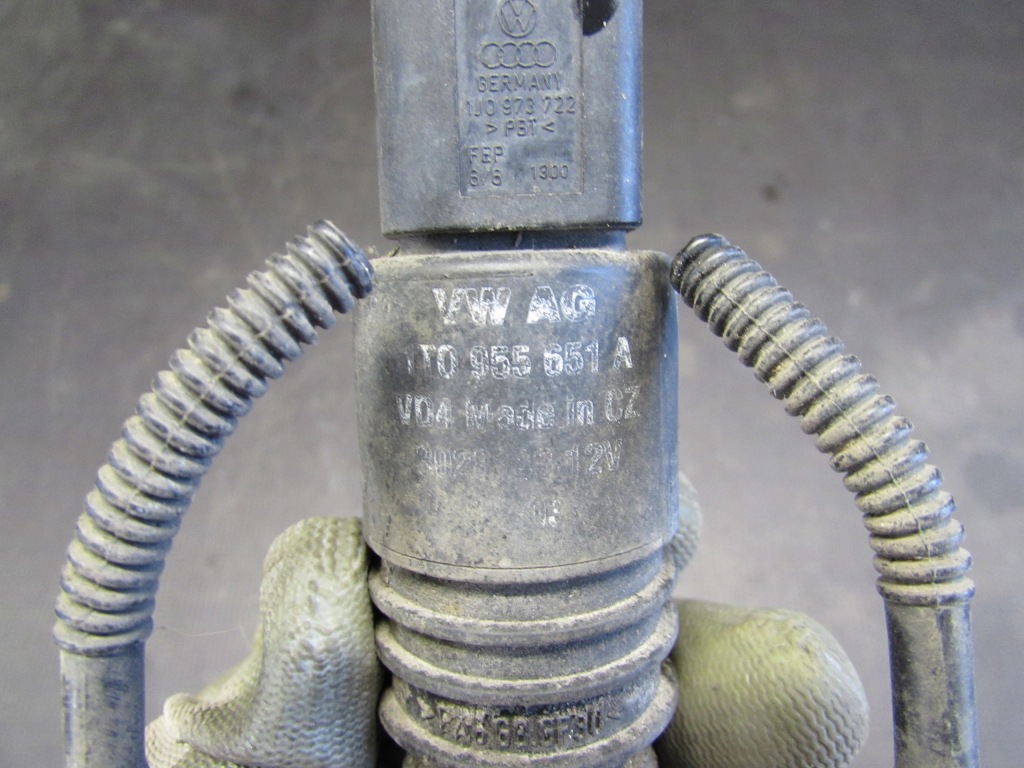 фото №8, Помпа омывателя vw touran i 03-10r 1t0955651a
