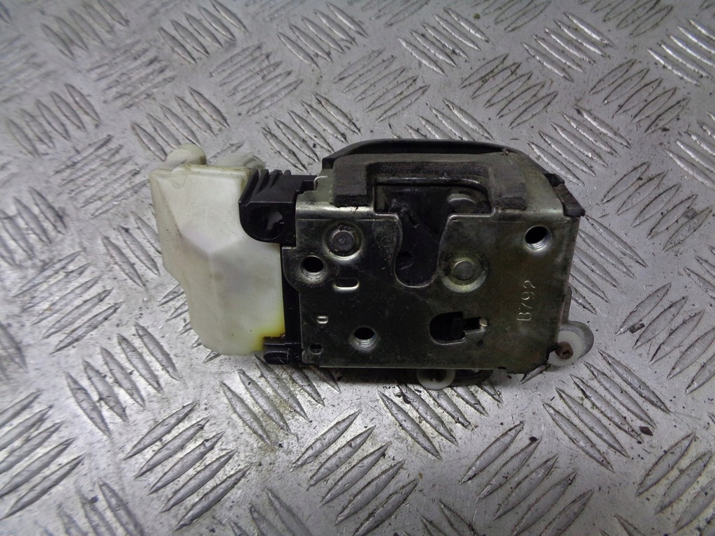 фото №1, Замок дверь центральный правый перед alfa romeo 147