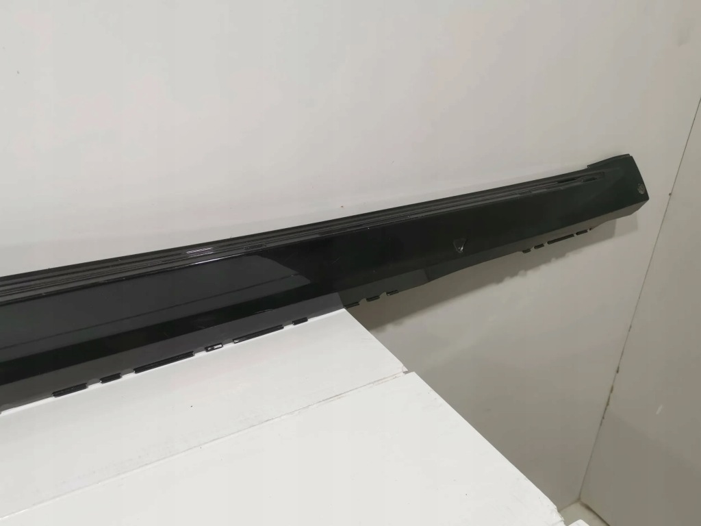 Audi a4 b9 8w allrod правый  порог накладка  порог 8w9853856e оригинал новая!!! Цена