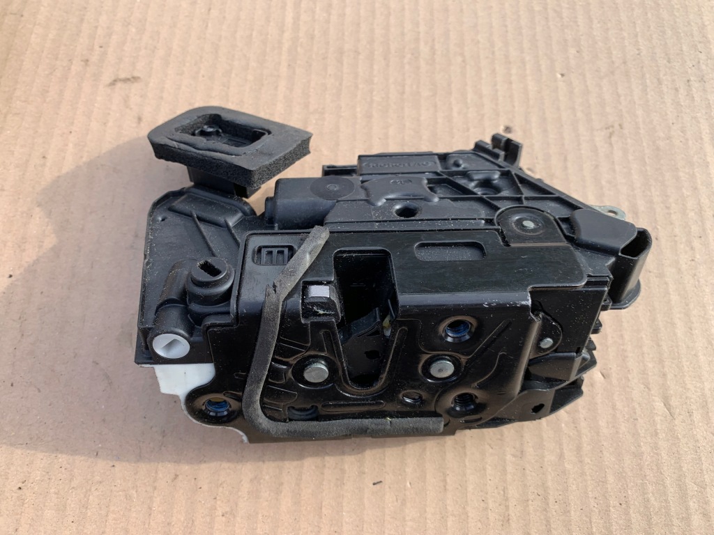 фото №3, Замок двері лівий задній skoda octavia iii rapid 9810309380 оригінал справний