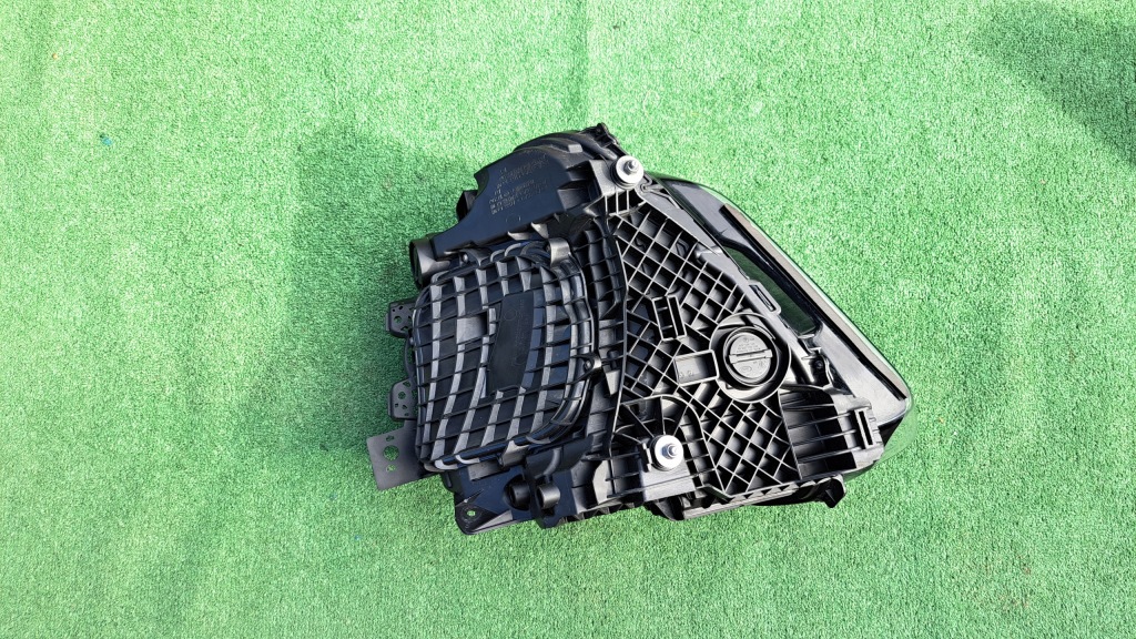 фото №5, Porsche taycan 9j1 full led matrix лампа передня