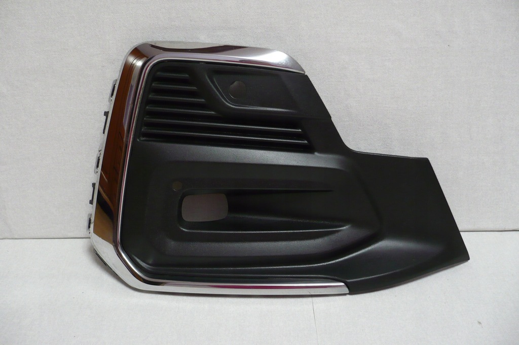 фото №1, Ford tourneo connect iii решётка бампера правая перед 22-