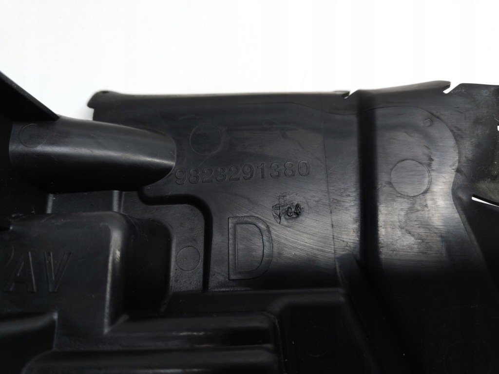 Peugeot 208 ii воздуховод воздуха правая 9823291380 оригинал 2019- в Украине