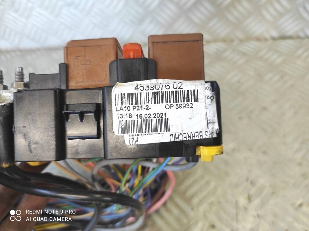 Коробка предохранителей opel combo e citroen berlingo iv 453907602 в Украине