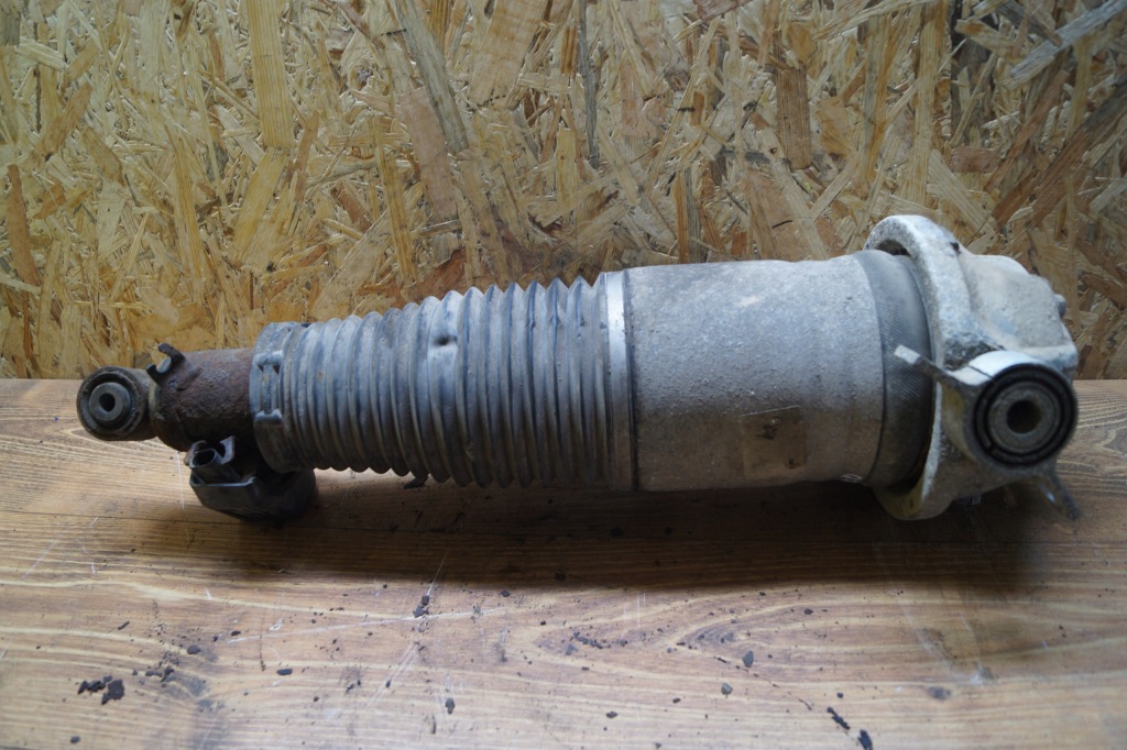 фото №7, Амортизатор пневмоподушка лівий задня audi q7 4l 7l8616019a