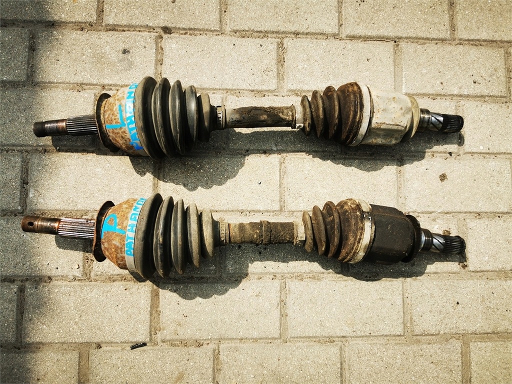 фото №1, Nissan pathfinder r51 2.5 dci приводной вал левая перед