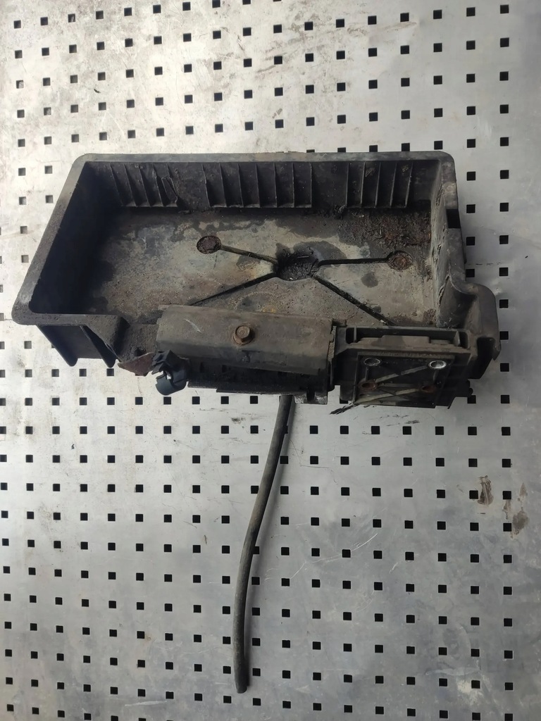 фото №1, Основание аккумулятор iveco daily 3.0 3800103