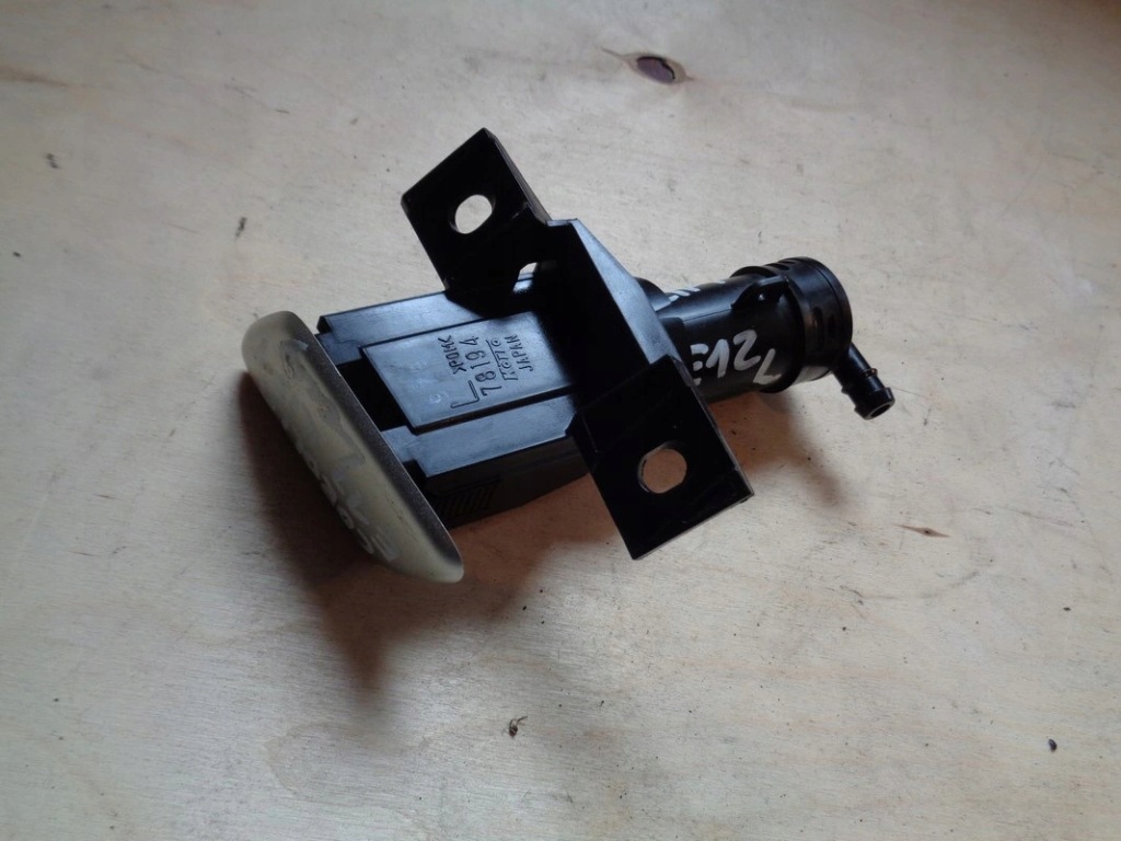 фото №1, Омыватель заглушка левый corolla e12 lift kombi