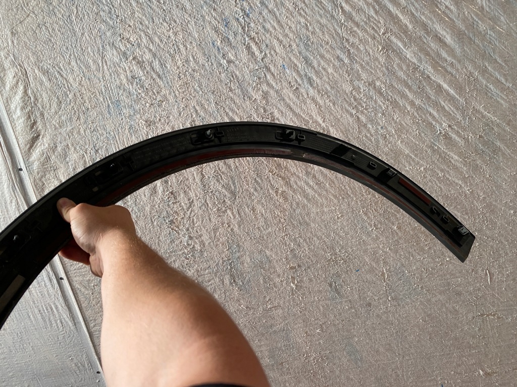 фото №7, Audi e-tron 4ke молдинг na крила лівий перед