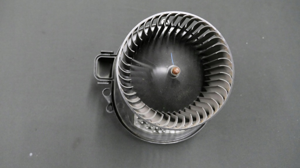 фото №1, Bmw f30 f31 f32 f36 повітродувка обдув вентилятор t942466