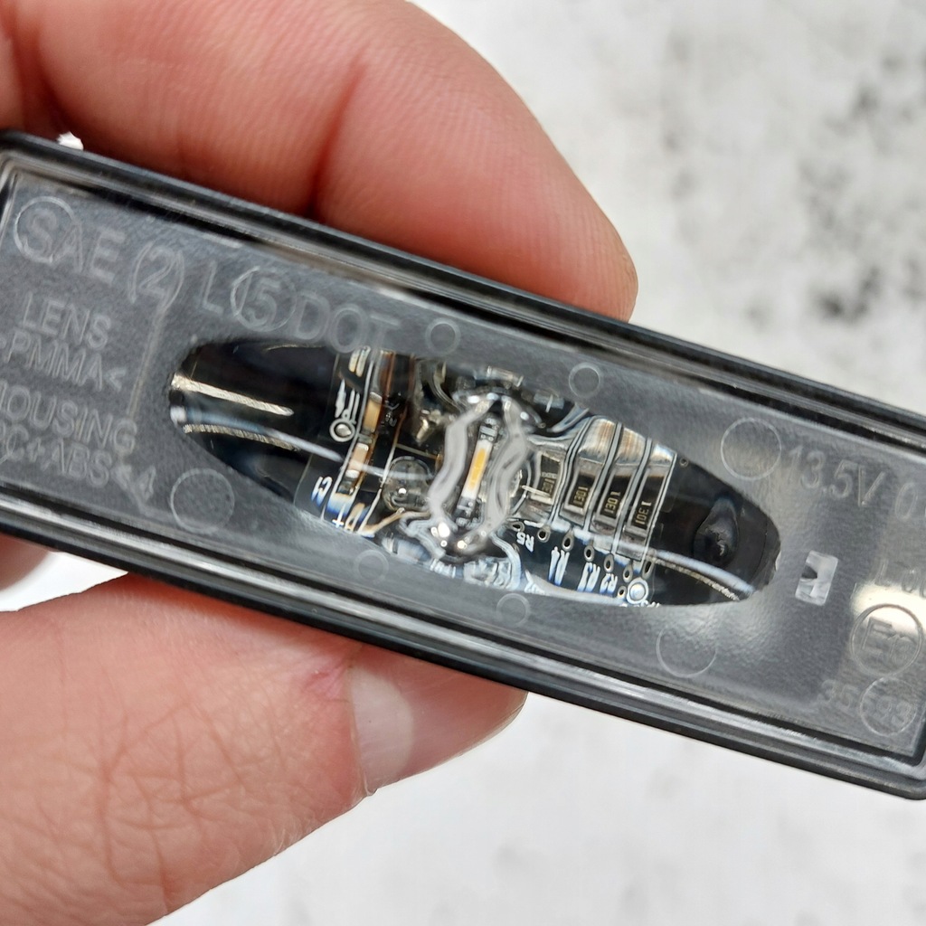 фото №11, Renault arkana лампа підсвітка номерного знака