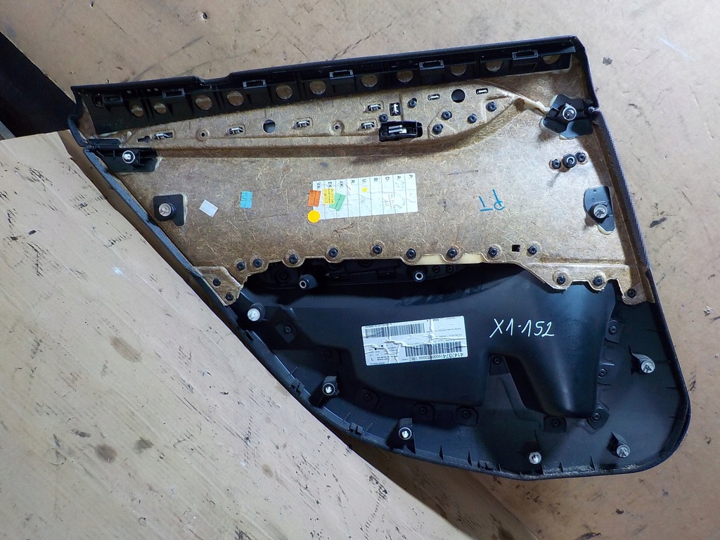 фото №5, Bmw x1 e84 2.0 обшивка правое задние дверь