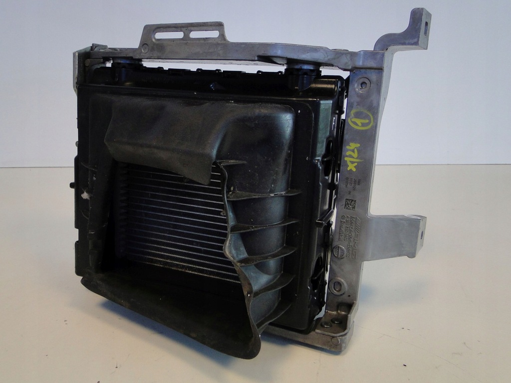 фото №9, Mercedes sl r232 232 55 63 amg gt 192 радиатор wody масла w подкрылок правое