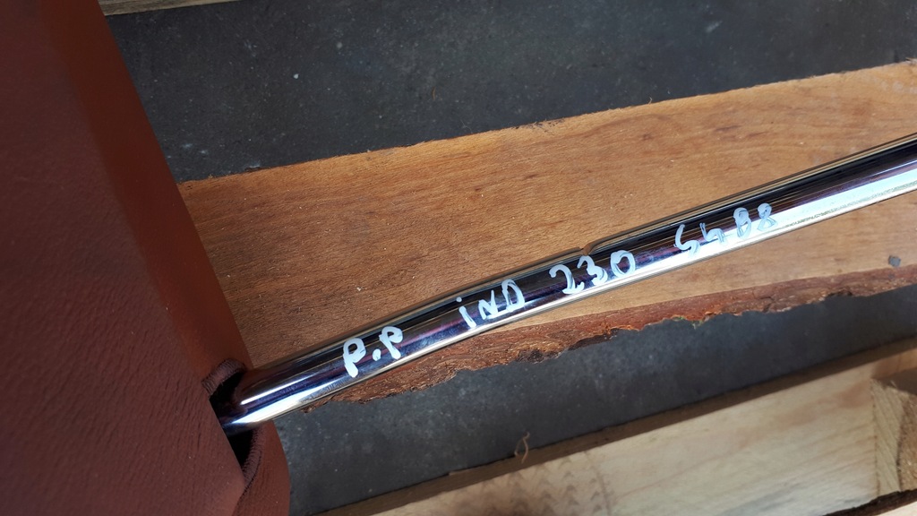 фото №9, S4 b8 a4 підголівник правий шкіра перед коричневий