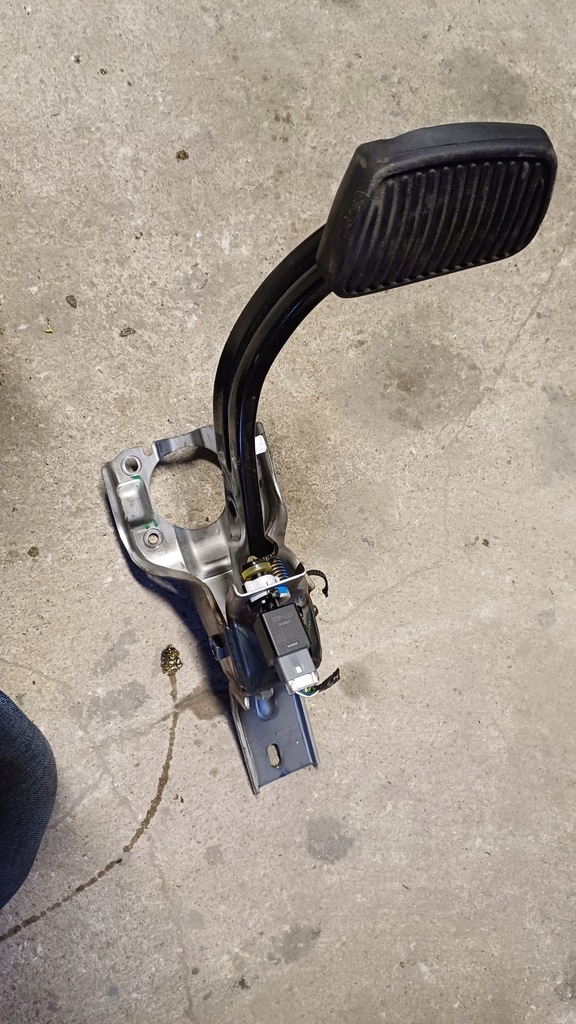 фото №1, Hyundai tucson iii педаль тормоза автоматическая коробка передач