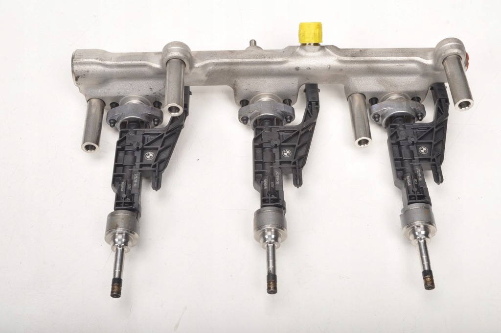 фото №1, Mini f56 1.5 lift молдинг впрыскная 8656548