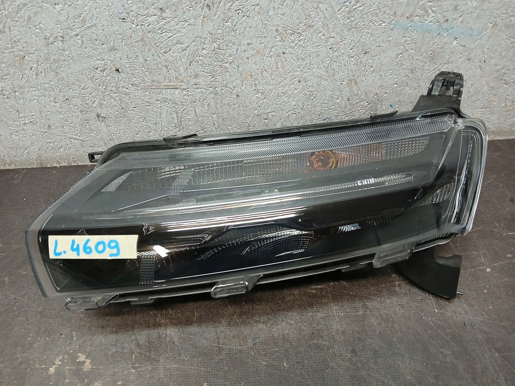 фото №1, Лампа перед левая dacia spring 266052417r