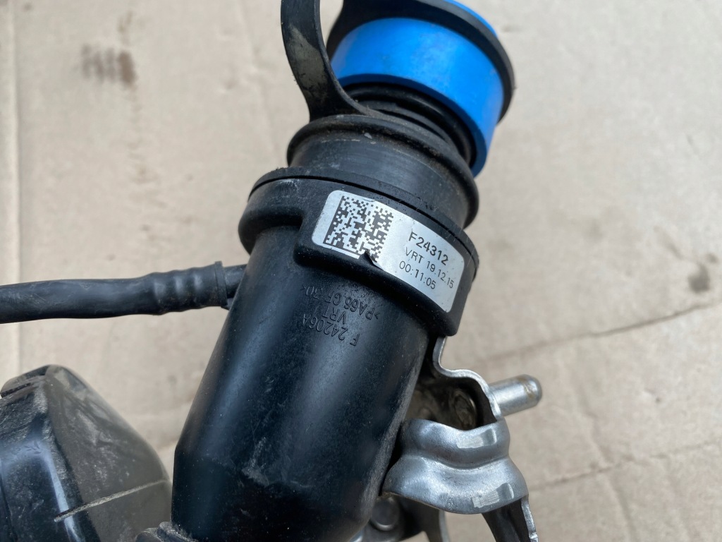 фото №5, Заливная горловина труба adblue a2054700300 mercedes w205 2.2d