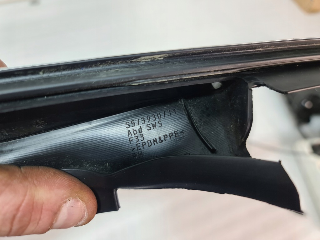 фото №9, Bmw 4 f33 молдинг уплотнитель стекло правый задняя 7315420