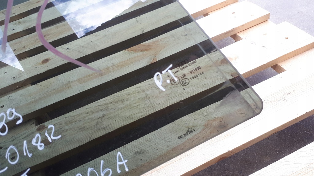 фото №7, A4 b9 8w s4 стекло дверь правая задняя sedan as3 18r