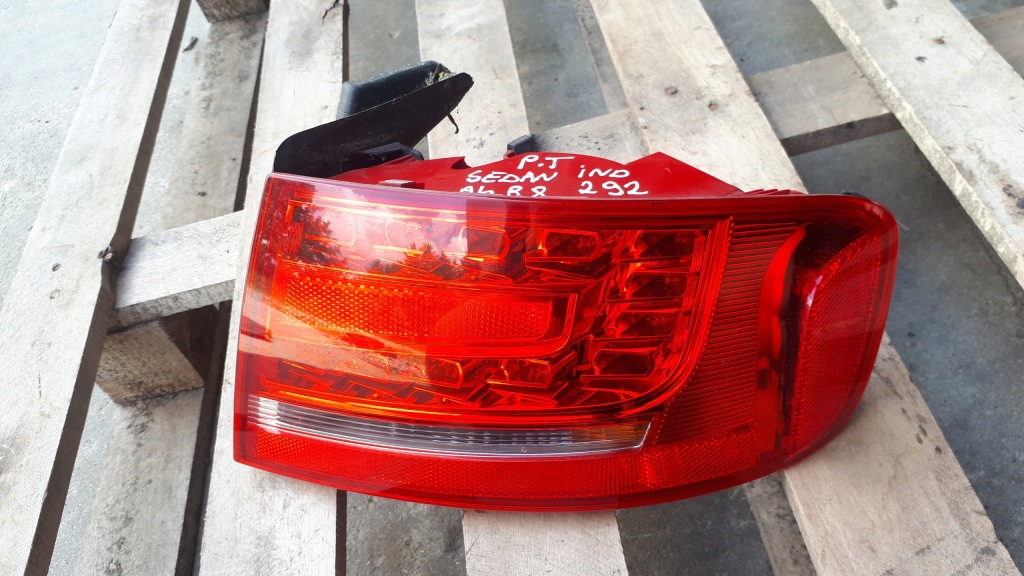 фото №1, A4 b8 s4 лампа led правая правый задняя w крыло sedan led