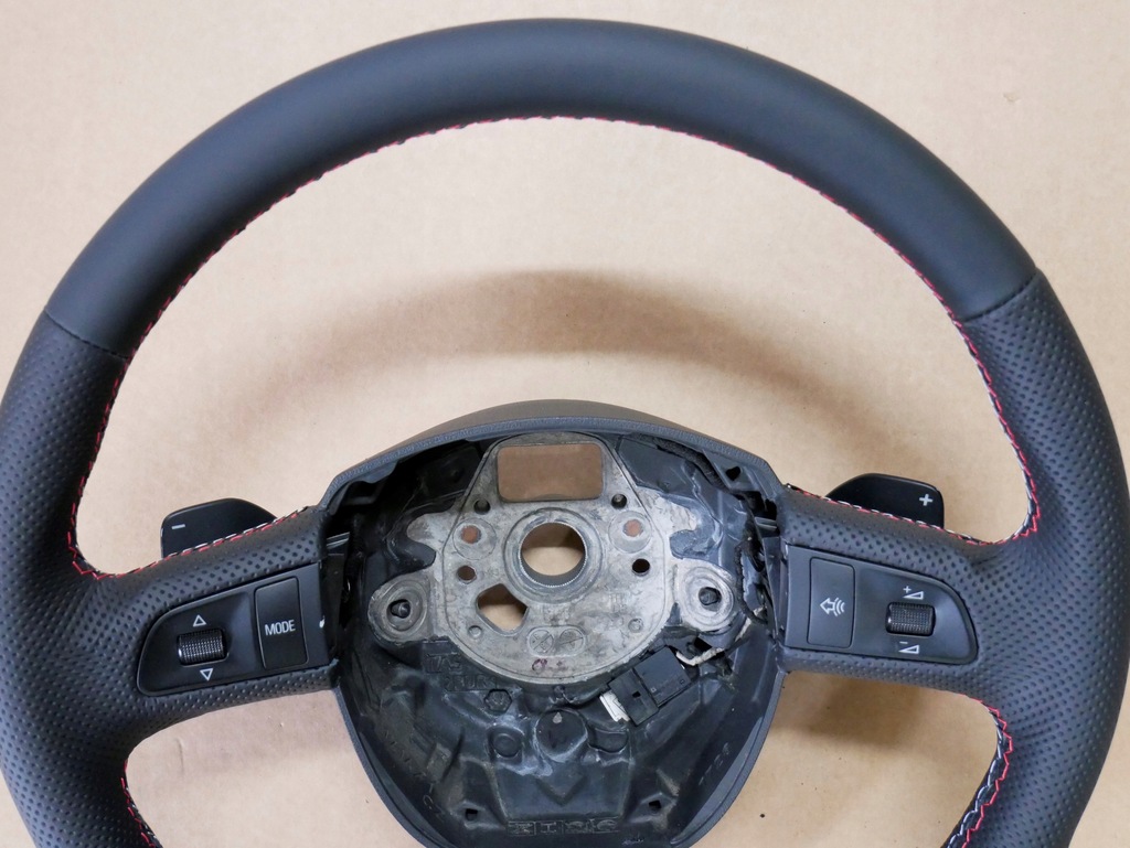 фото №8, Audi q7 4l s-line воздуховод кожа 4f0419081dp