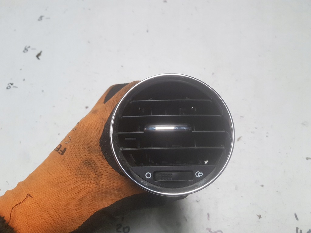 фото №1, Peugeot 308 08r- решітка обдув права