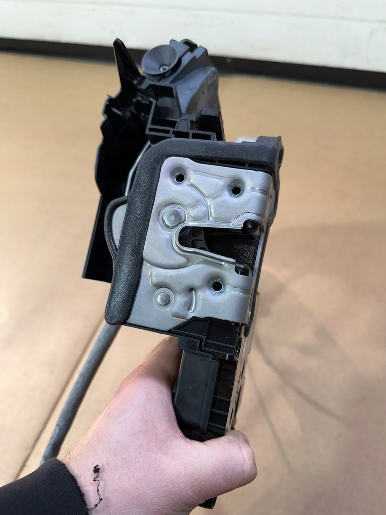 фото №5, Замок дверь левый перед, передний mercedes w243, h243, x247, w247 keyless eu