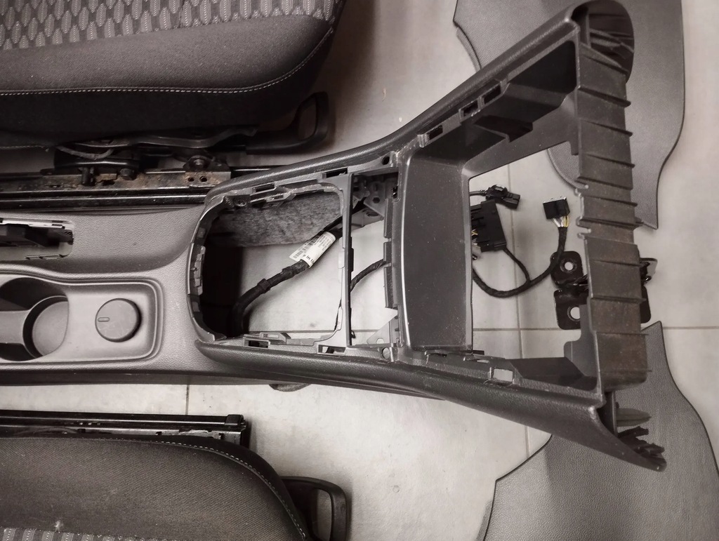 фото №16, Opel astra k kombi сиденья обшивки сиденья