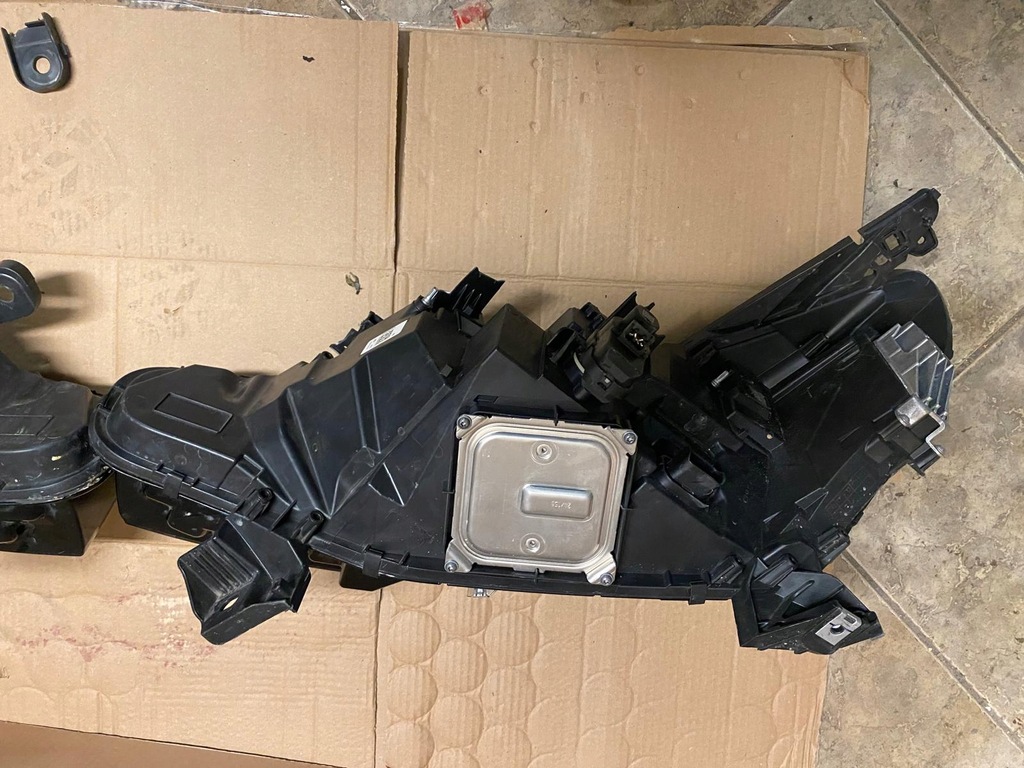 фото №2, Лампа передня права renault clio v 260103507r 2024 rok