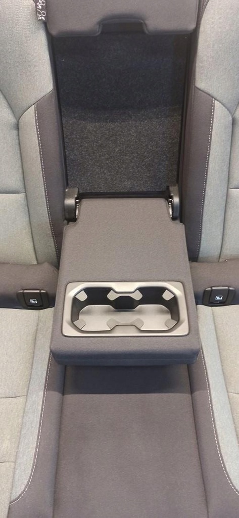 фото №12, Volvo xc40 2023 сиденья заднее сиденье