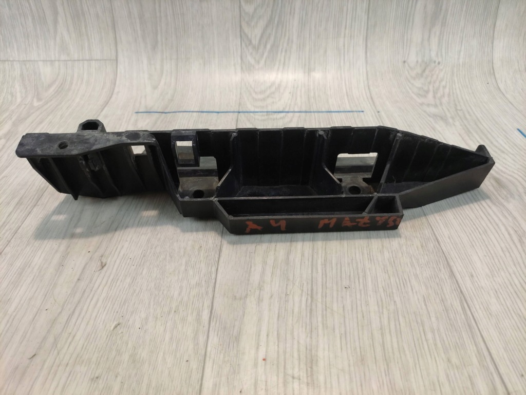 Audi a4 кронштейн  кронштейн акумулятор 8e1805229a в Україні