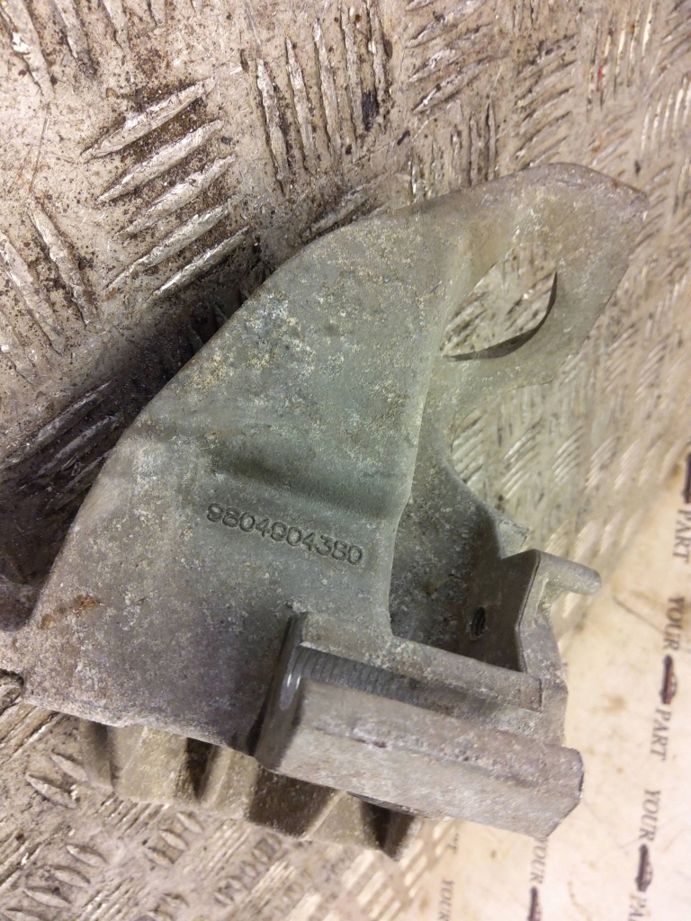 Peugeot partner 2017 кронштейн генератора с Разборки